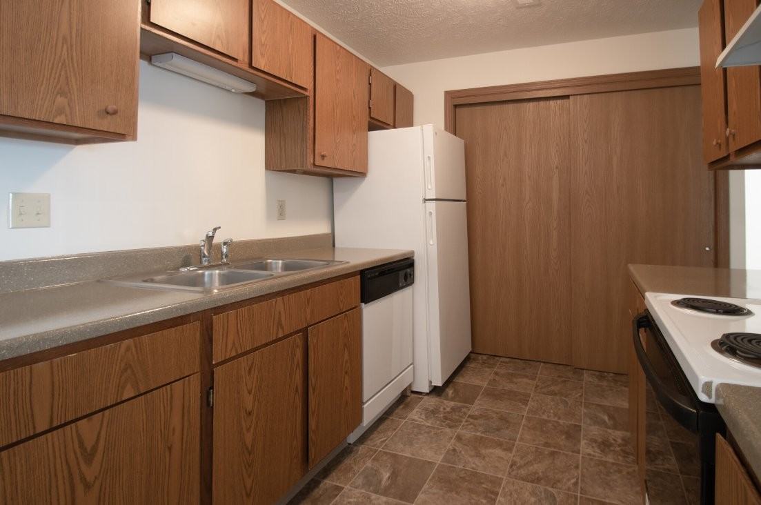 649 The Heights,Parkwild Dr #1B4 - Photo 2 of 5