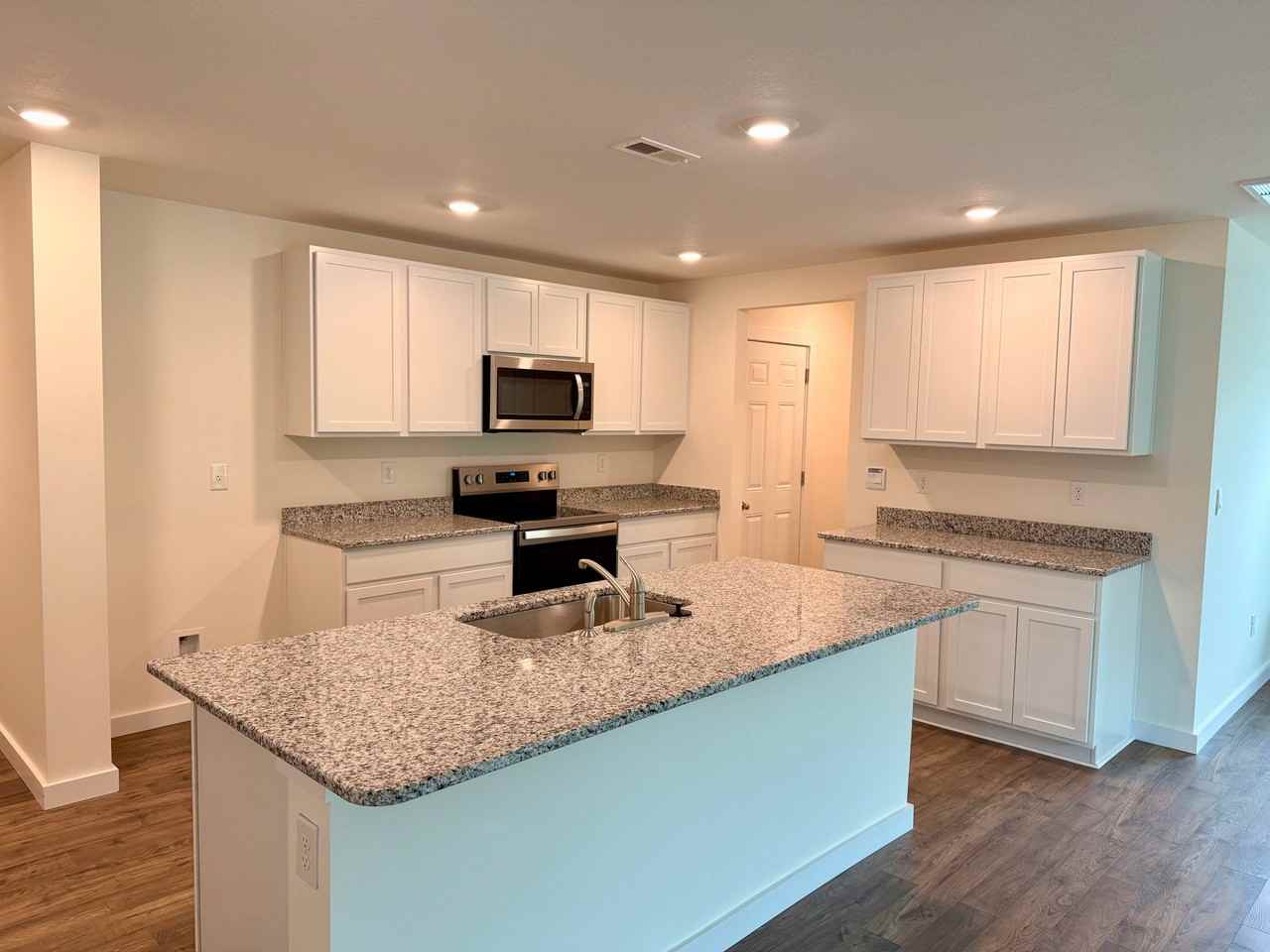 6837 Beeler Rd - Photo 5 of 19