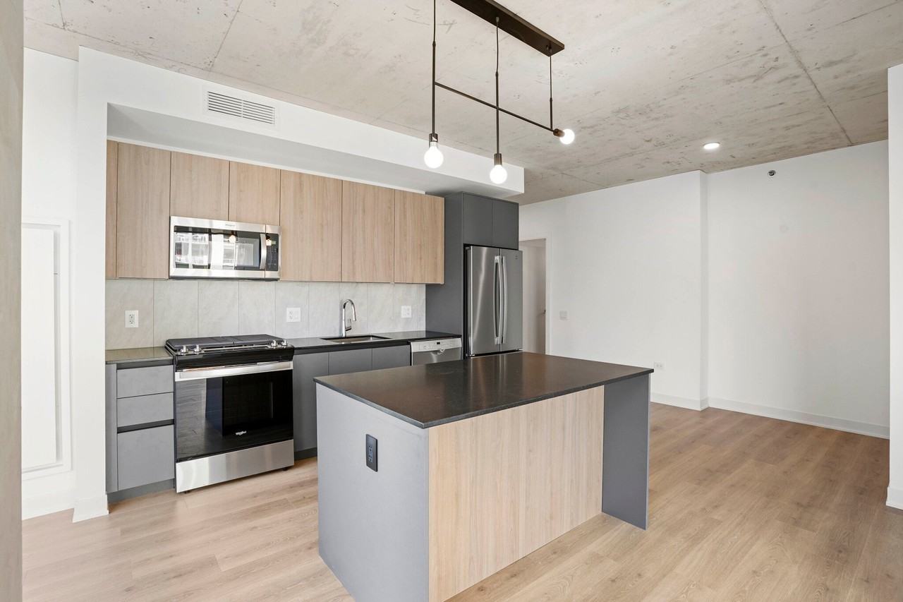 244 W Polk St - Photo 4 of 19