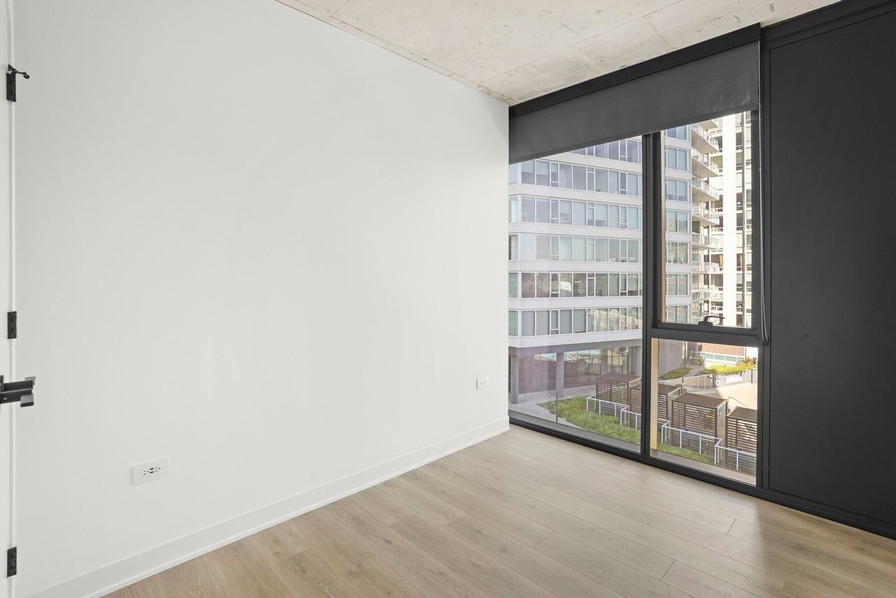 244 W Polk St - Photo 6 of 19