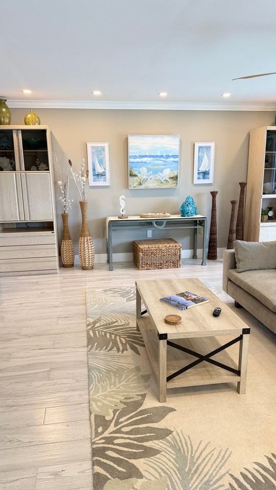 2500 Gulf Shore Blvd N - Photo 3 of 15