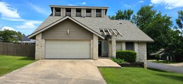 featured image of 1701 Brokenshoe Dr