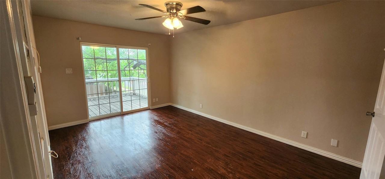 1701 Brokenshoe Dr - Photo 6 of 19