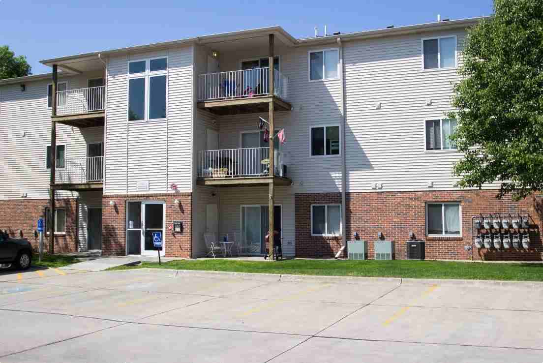 649 The Heights,Parkwild Dr #2C8 - Photo 2 of 6