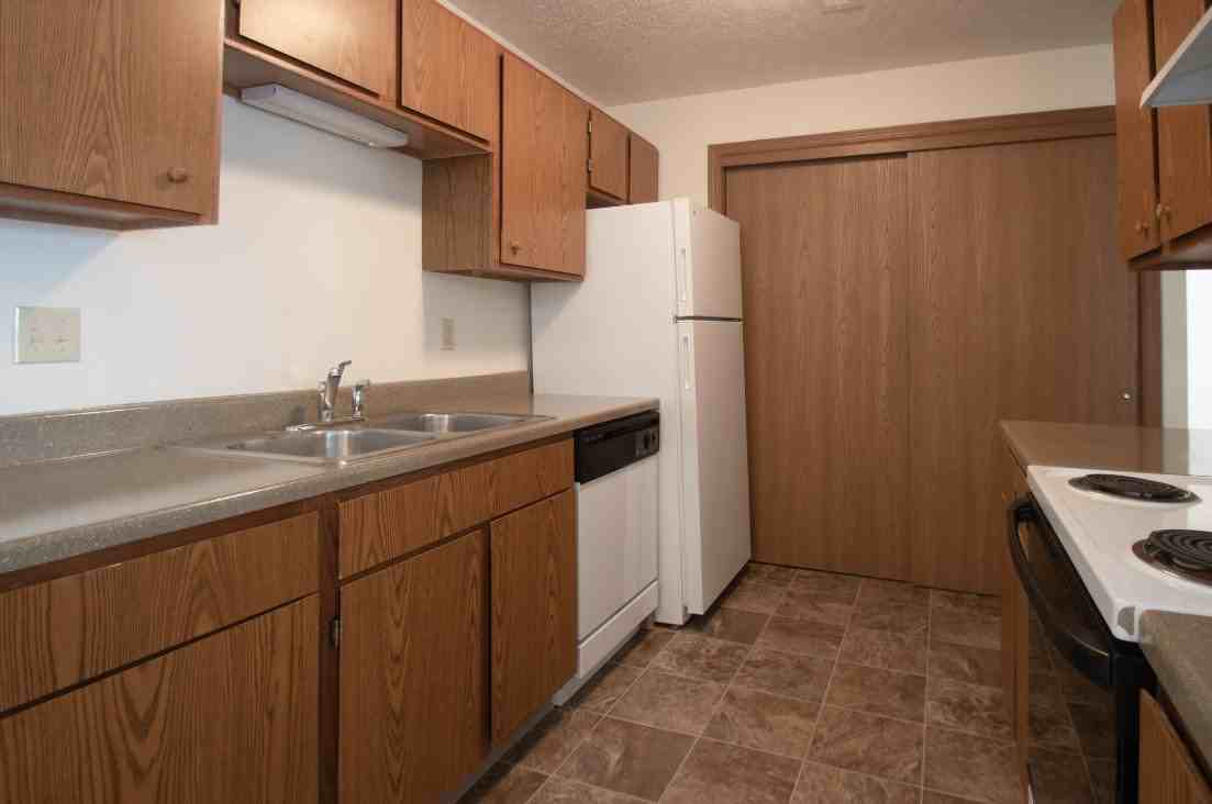 649 The Heights,Parkwild Dr #2C8 - Photo 3 of 6