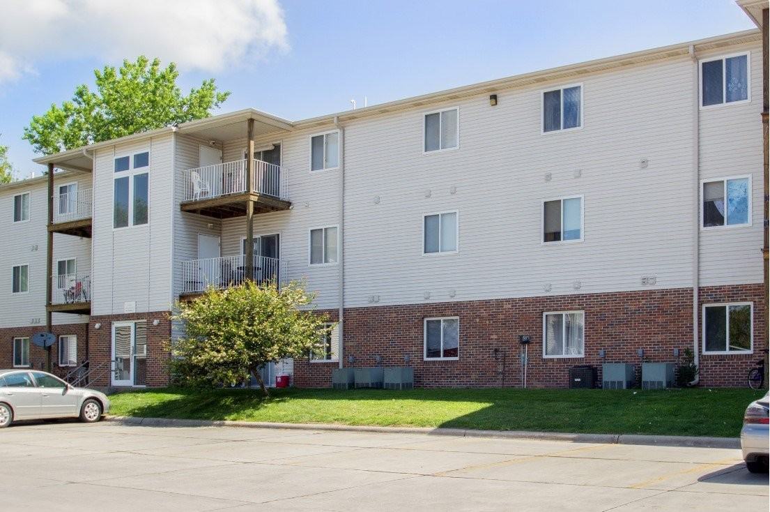 649 The Heights,Parkwild Dr #2C8 - Photo 4 of 6