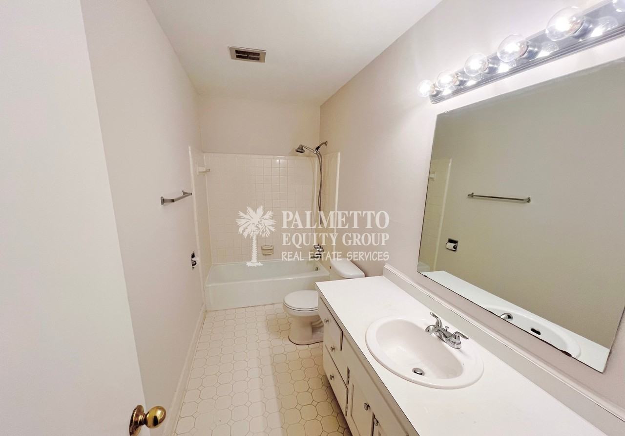1103 W Bessemer Ave #B - Photo 7 of 8