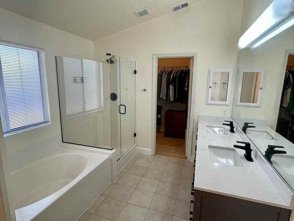360 Hansen Cir - Photo 7 of 14