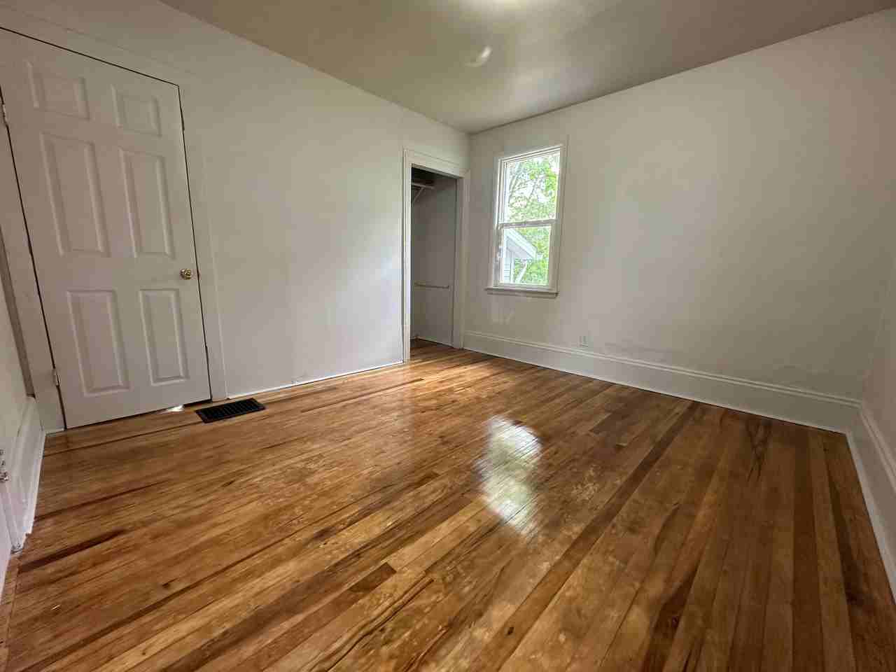 311 Quarry St - Photo 5 of 8