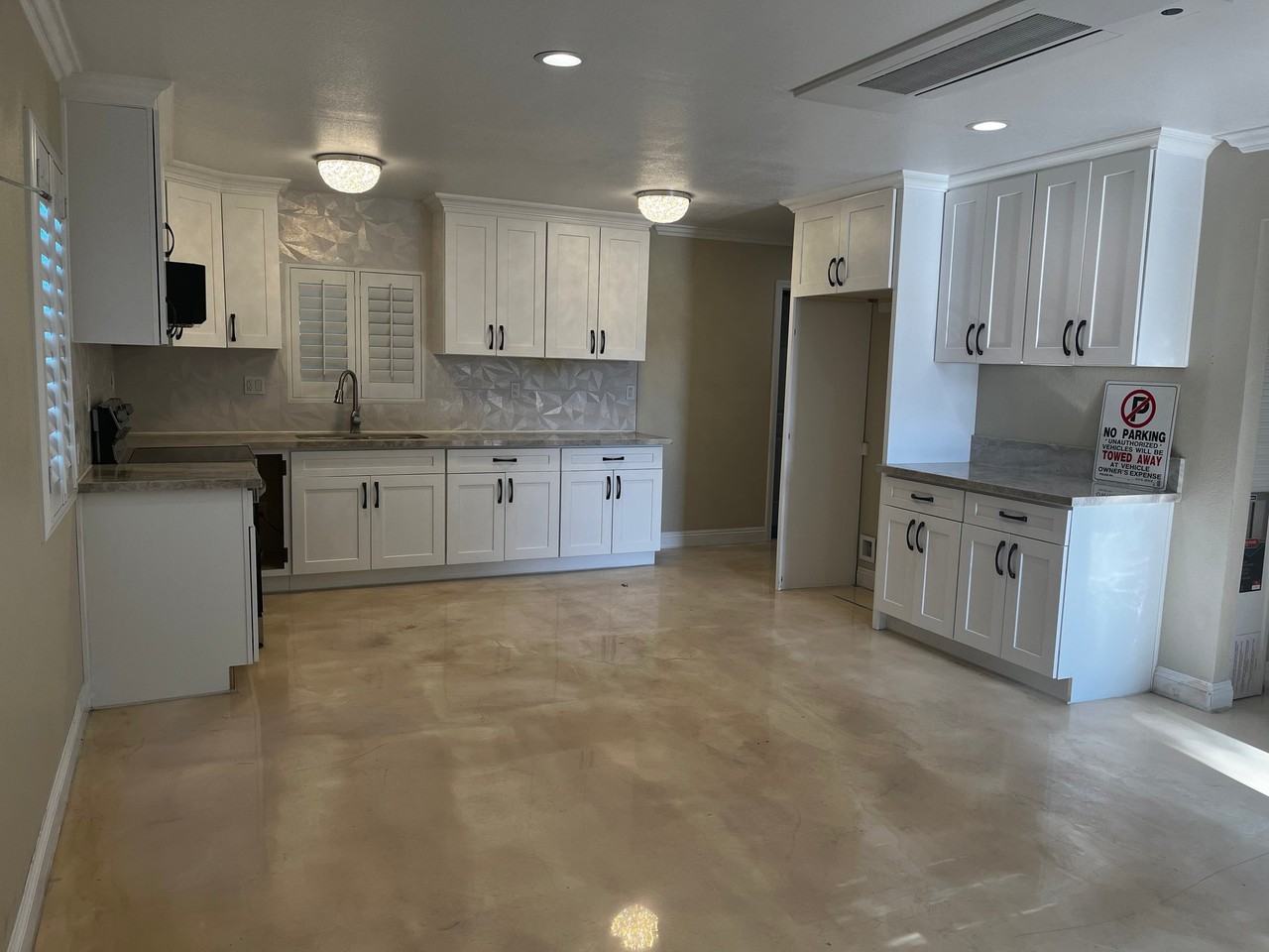 2529 N Sierra Way - Photo 3 of 17