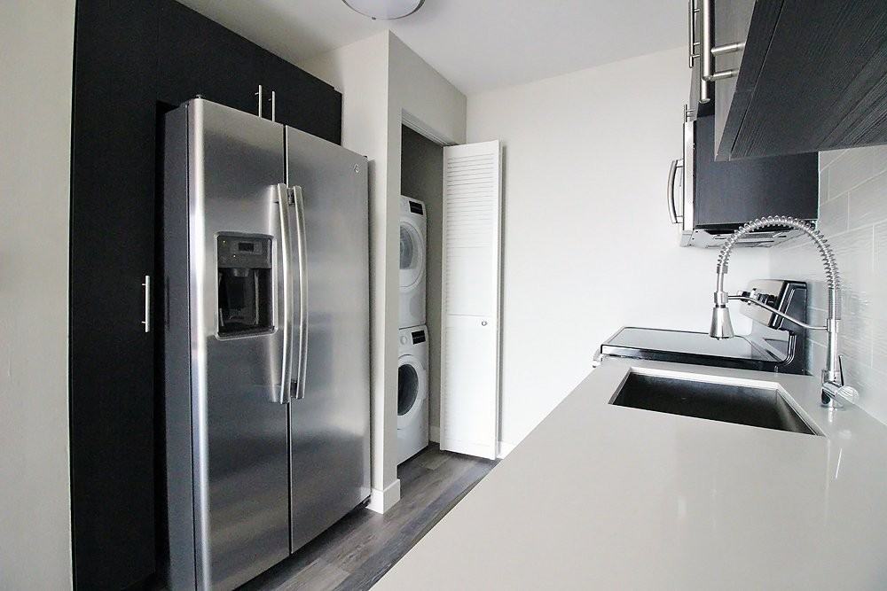 5 E Delaware Pl - Photo 6 of 16