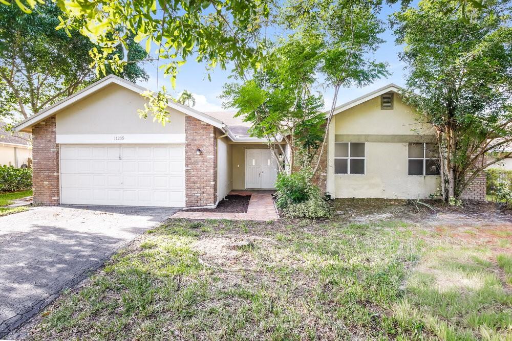 11235 Nw 43rd Pl