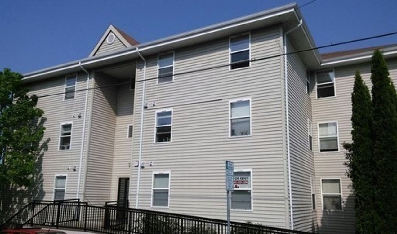 121 Nw 21st St #23 - Photo 2 of 12