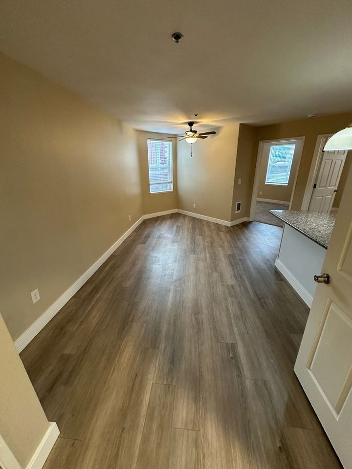 121 Nw 21st St #23 - Photo 3 of 12