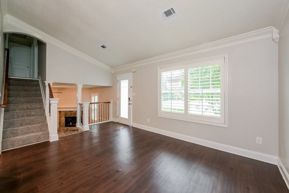 10165 Rillridge Ct - Photo 5 of 17