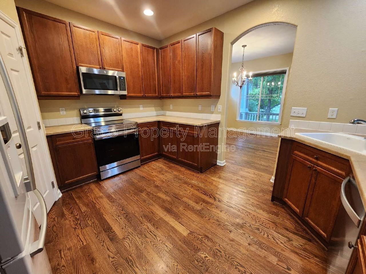 4731 Lucca Dr - Photo 5 of 48