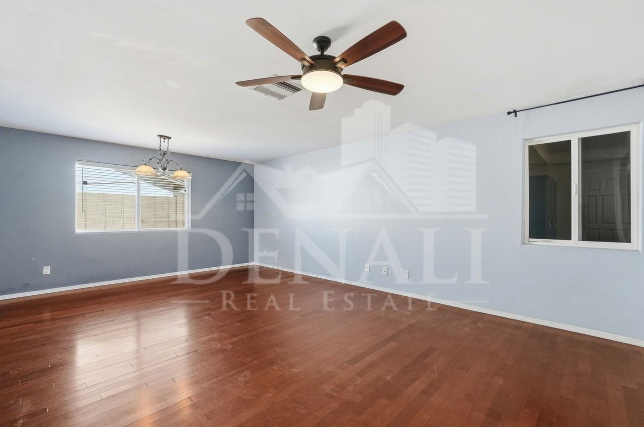 5654 W Mountain View Rd - Photo 6 of 34