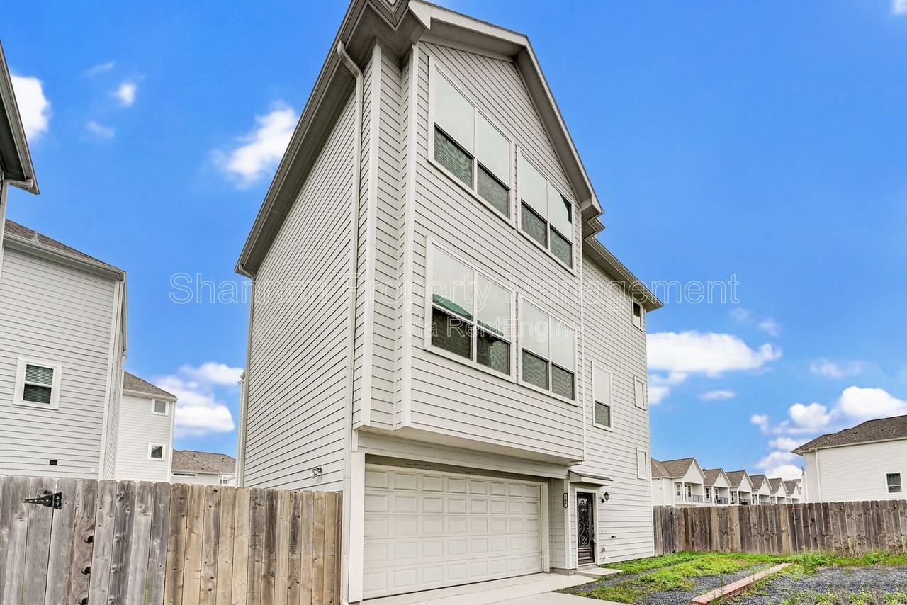 705 Link Rd - Photo 2 of 31