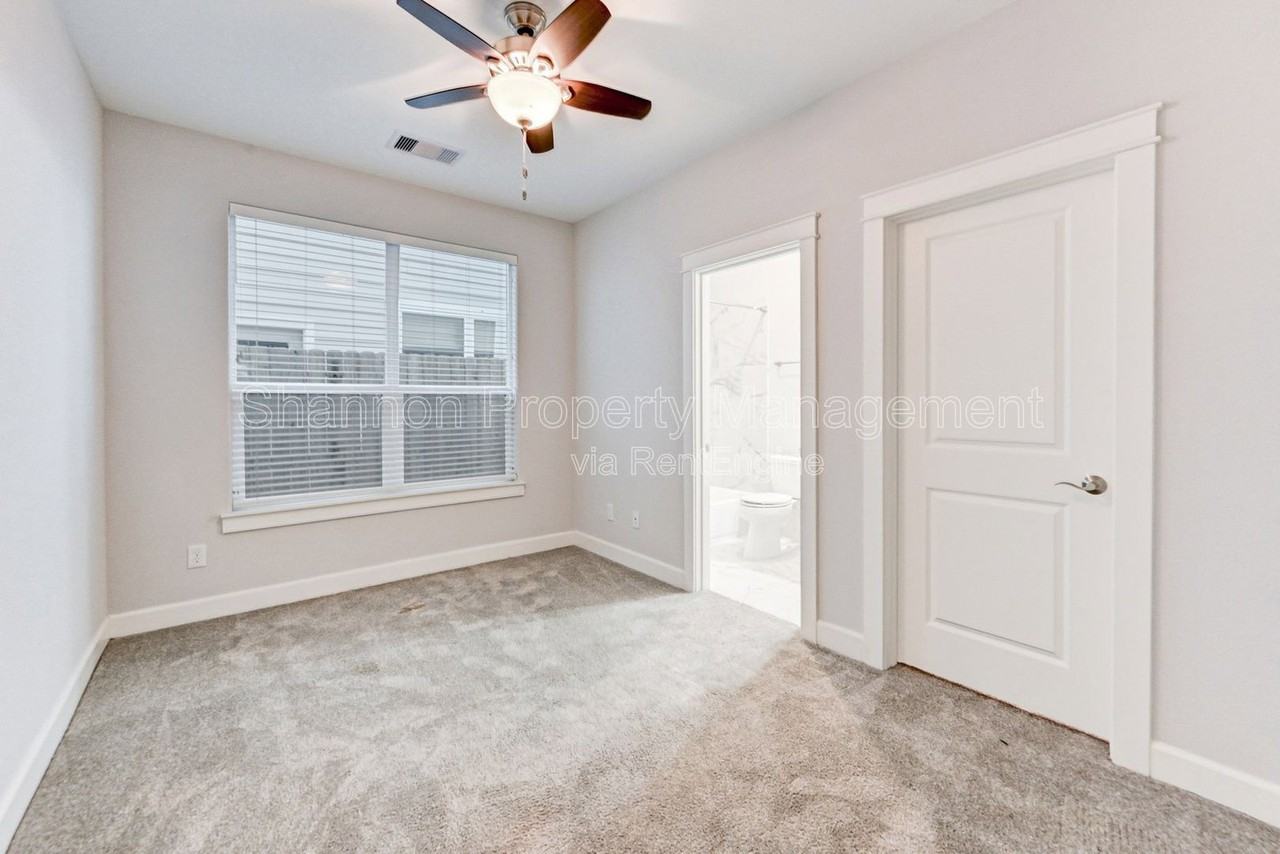 705 Link Rd - Photo 5 of 31