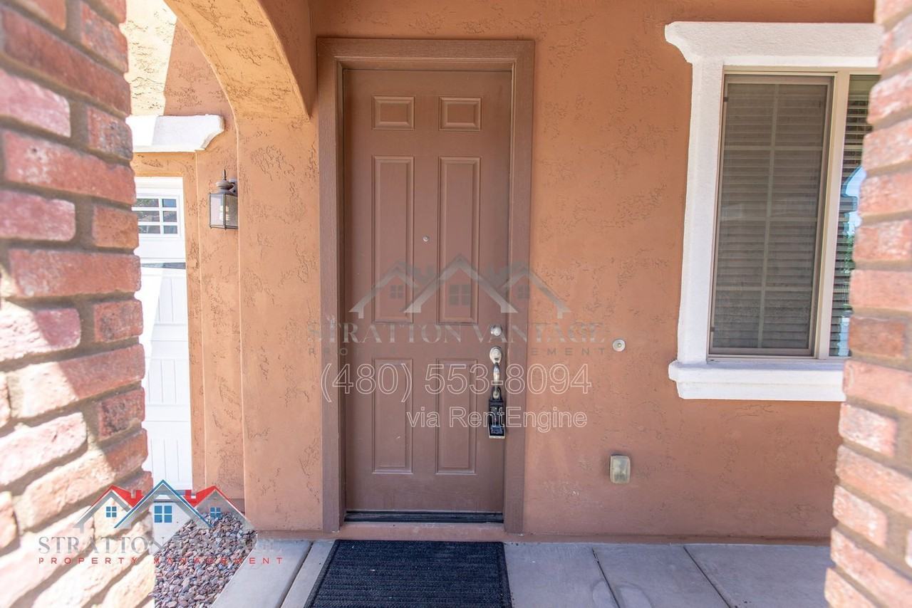 7311 N 90th Ave - Photo 5 of 50