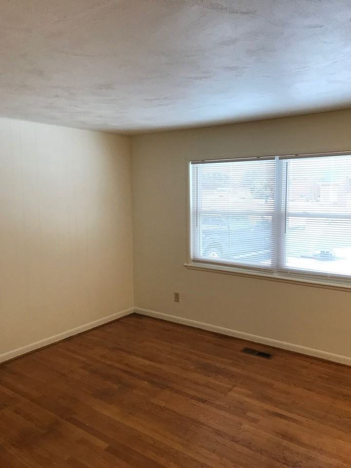 Seminole Apartments - Photo 2 of 5