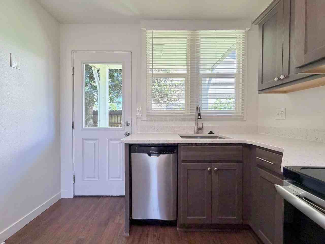 5821 Se Knapp St #4 - Photo 6 of 40