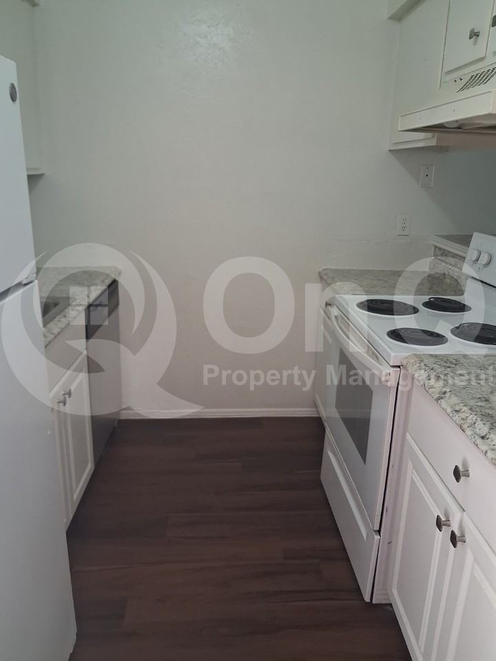 410 Bryan St #2 - Photo 6 of 19