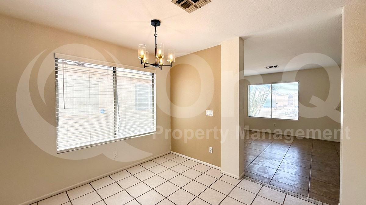 8318 W Clear Stream Dr - Photo 4 of 19