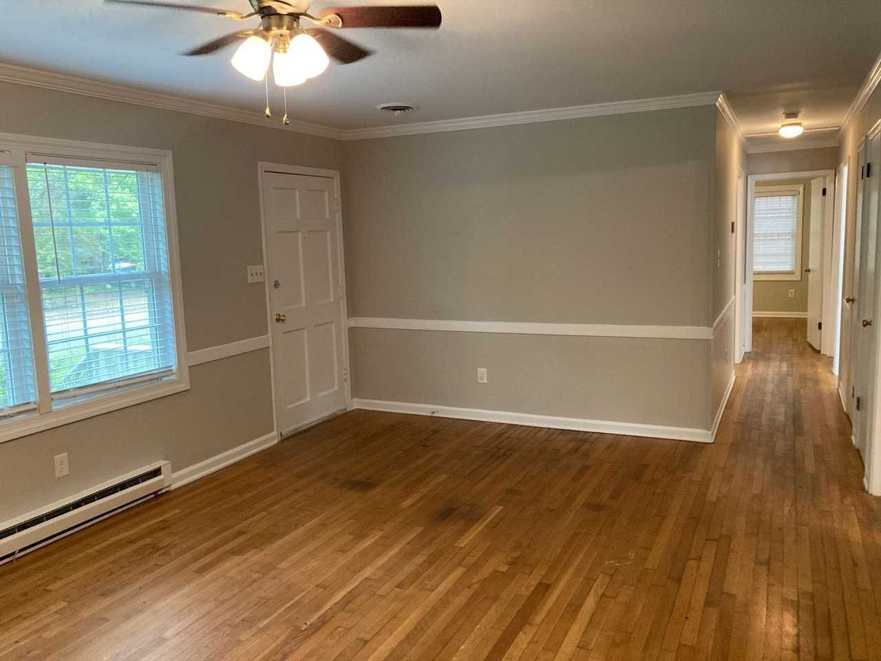 10101 Bayham Dr - Photo 4 of 23