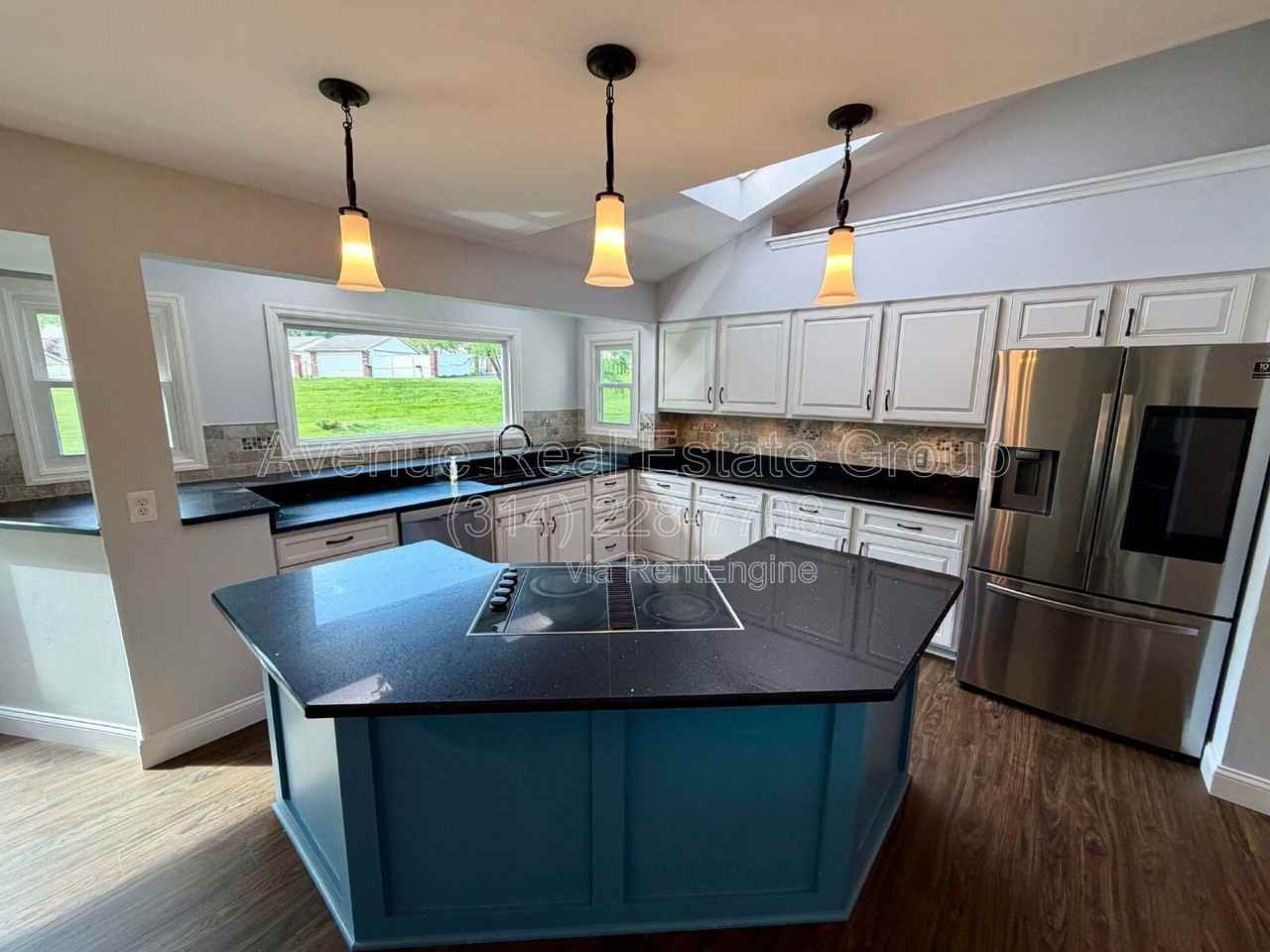 15812 Cedarmill Dr - Photo 4 of 24
