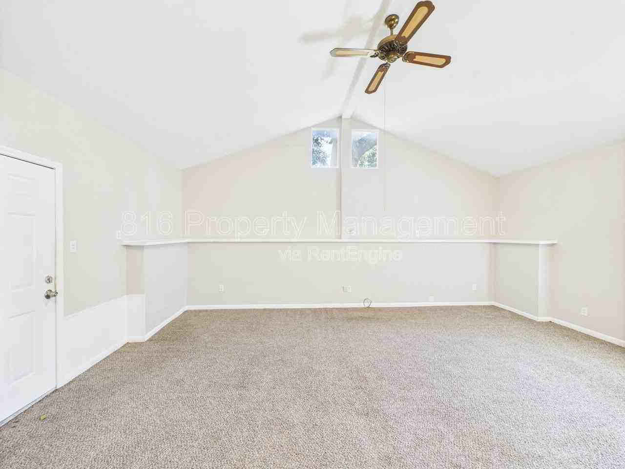 4321 N Lister Ave - Photo 4 of 34