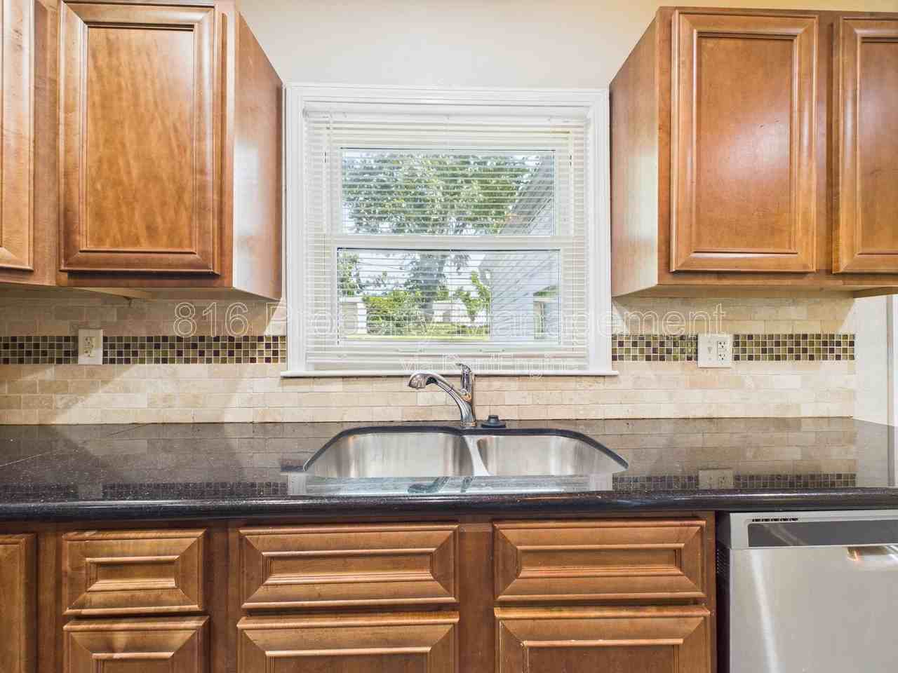 4321 N Lister Ave - Photo 6 of 34