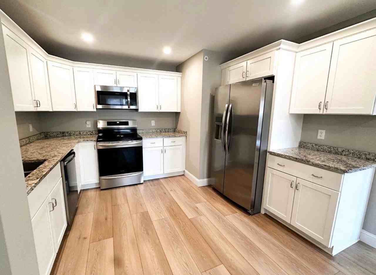 109 Church St #14 - Photo 3 of 22