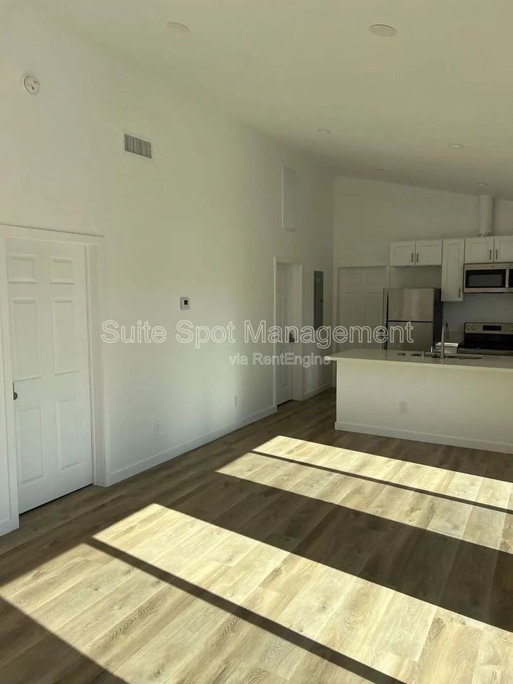 2226 Conquista Ave #2226A - Photo 2 of 4