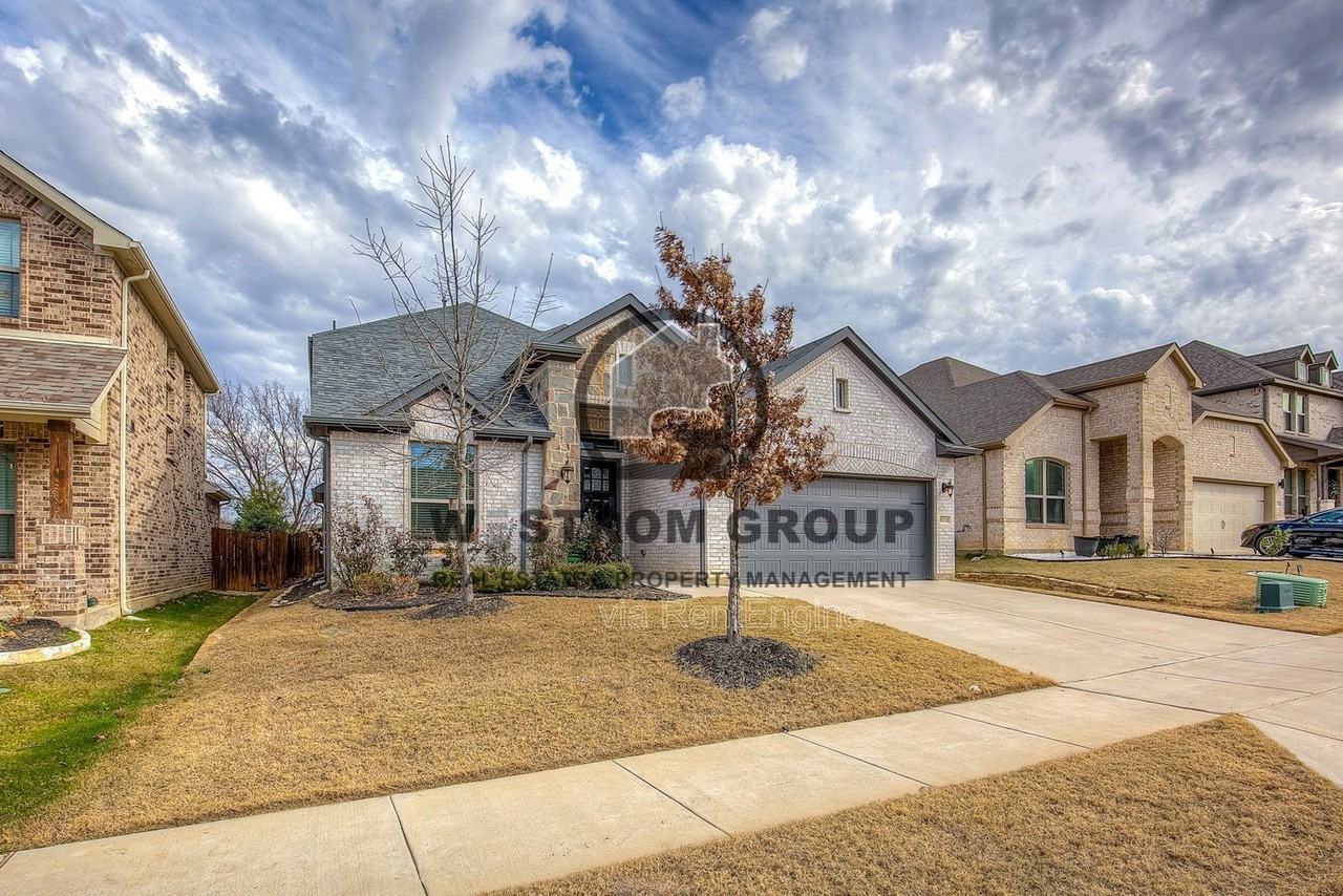 10320 Linger Ln - Photo 4 of 40