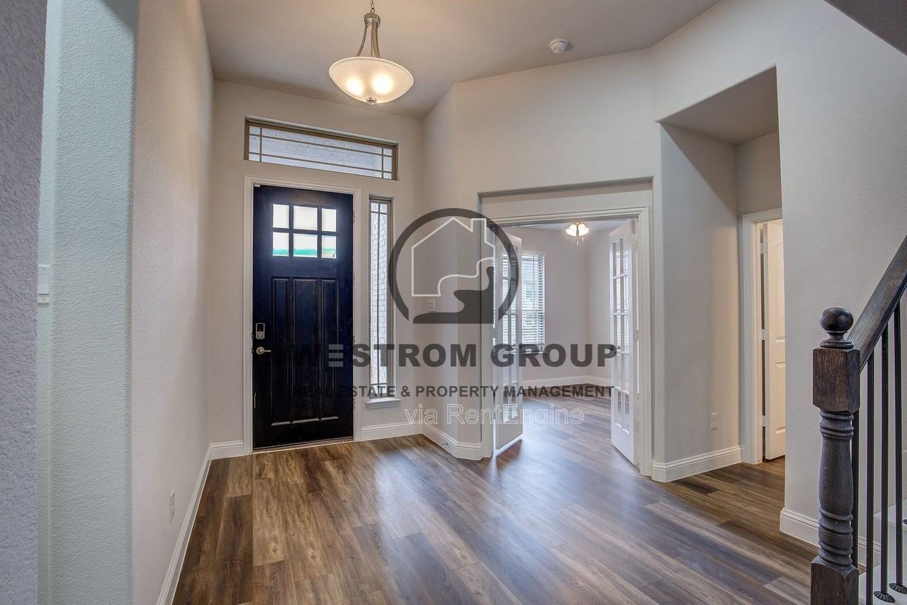 10320 Linger Ln - Photo 5 of 40