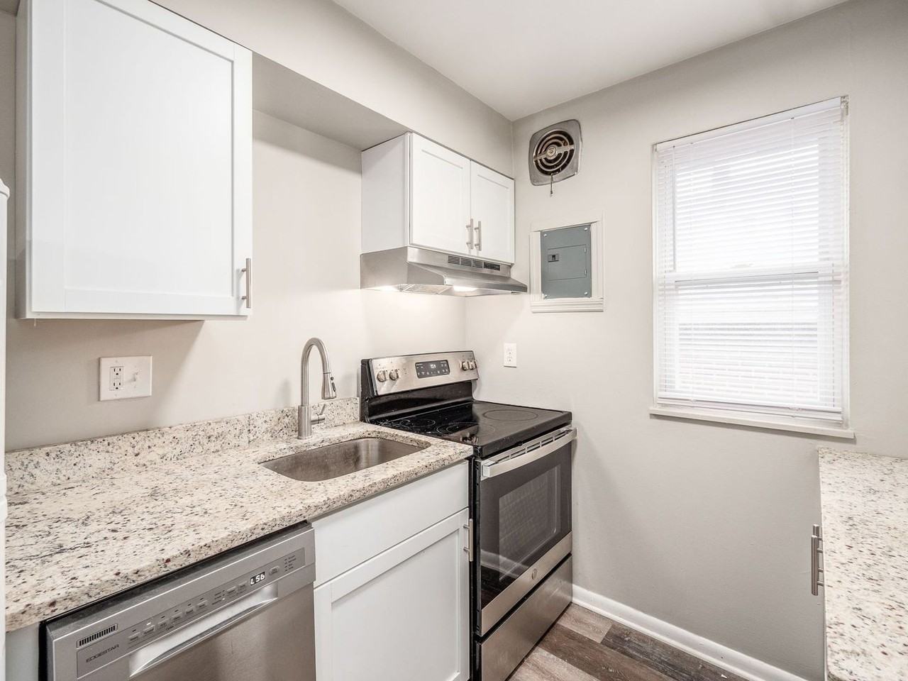 76 W 8th Ave #B3 - Photo 4 of 18