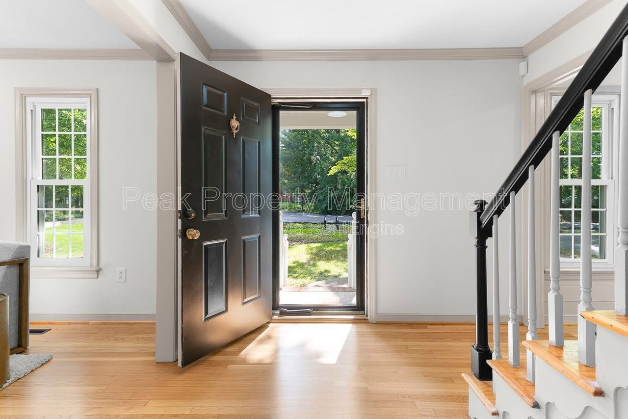 504 Winamack Ct - Photo 4 of 48