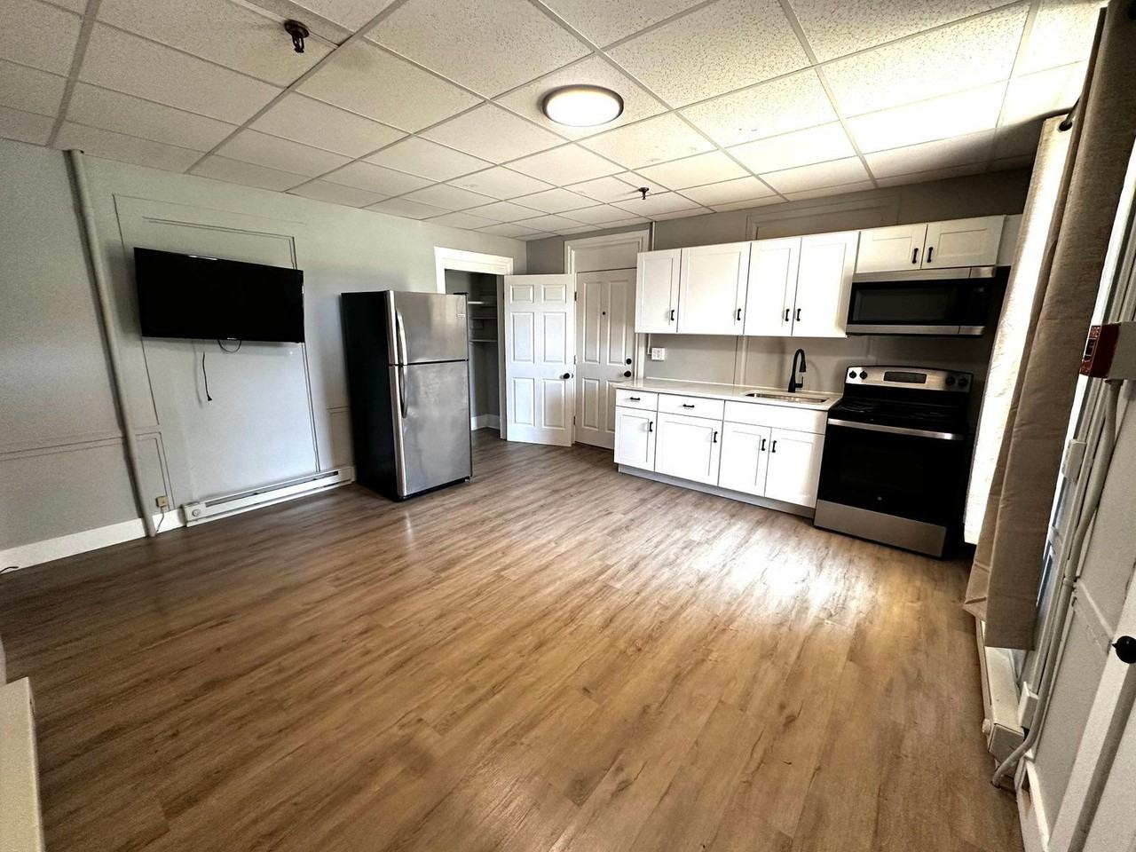 539 Pine St - Photo 2 of 23