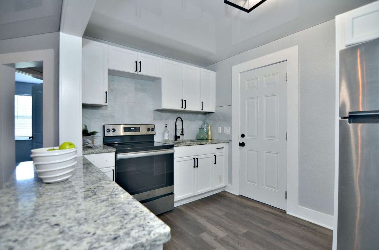 3936 9th Ave S - Photo 4 of 32