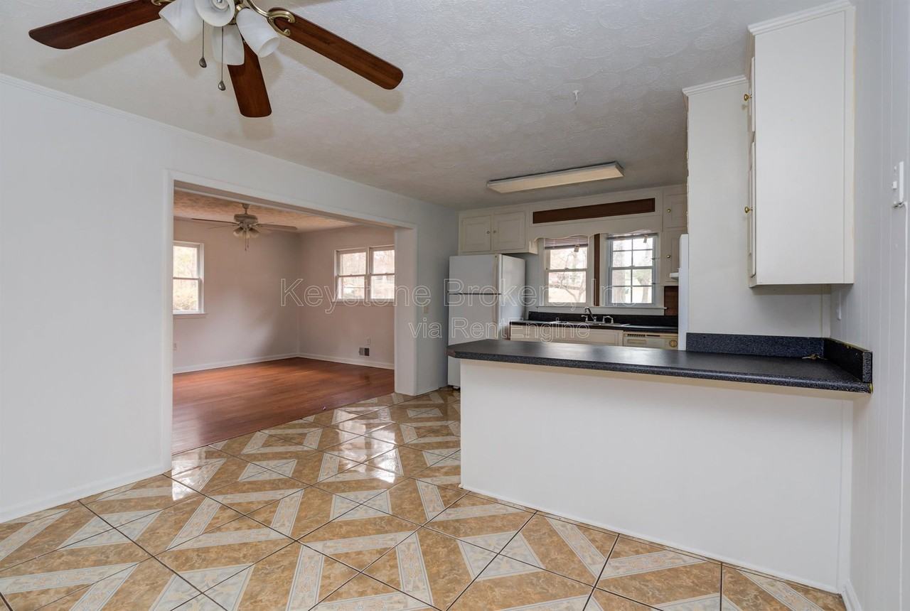 2213 Davis Rd - Photo 6 of 20