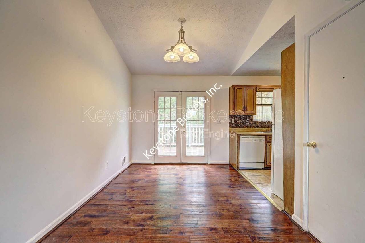 1277 Iron Gate Blvd - Photo 6 of 10