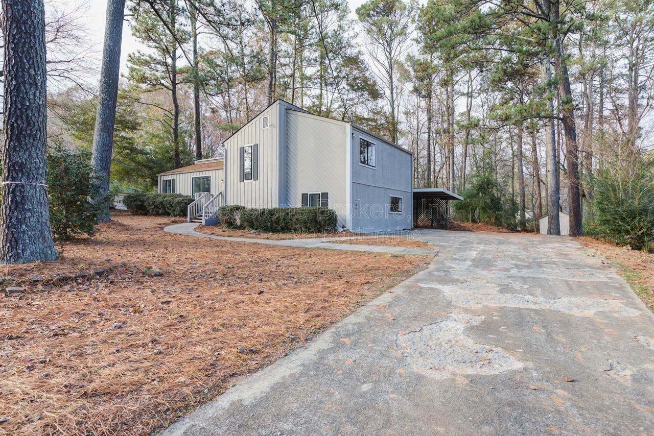 2700 Creekview Pt Nw - Photo 2 of 25