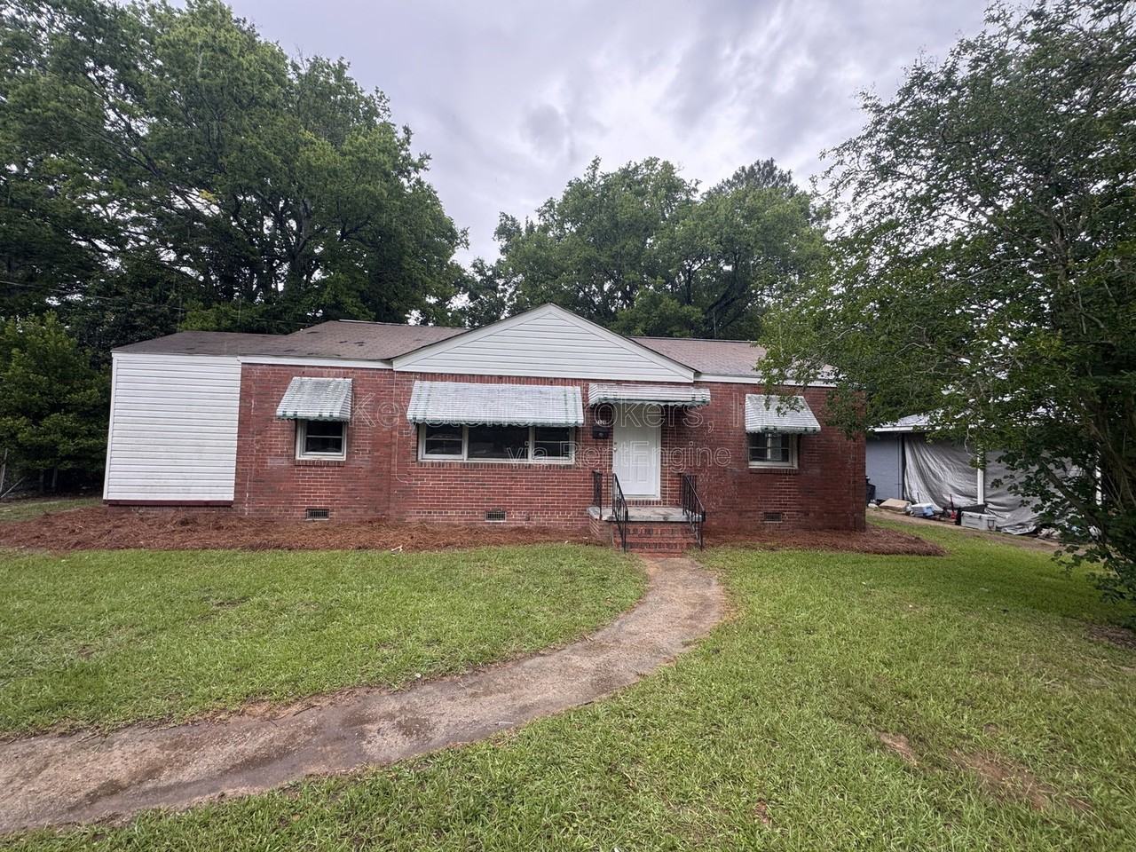 2106 Knightsbridge Rd - Photo 2 of 10