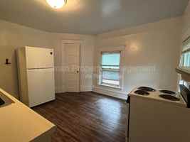 featured image of 420 Pearl St #4