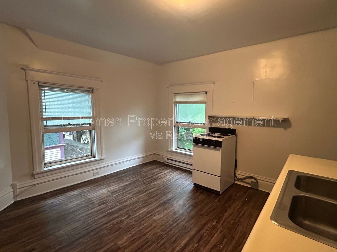 420 Pearl St #4 - Photo 2 of 11
