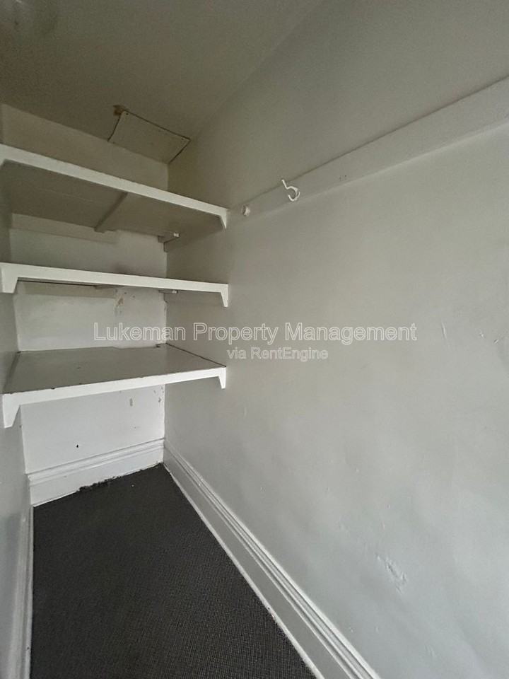 420 Pearl St #4 - Photo 3 of 11