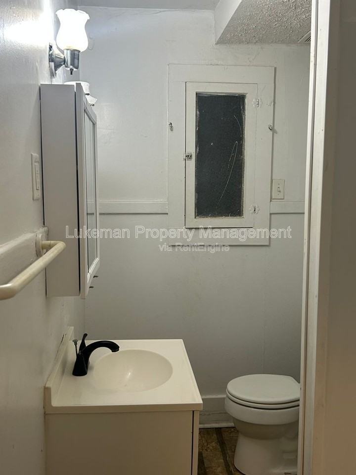 420 Pearl St #4 - Photo 4 of 11