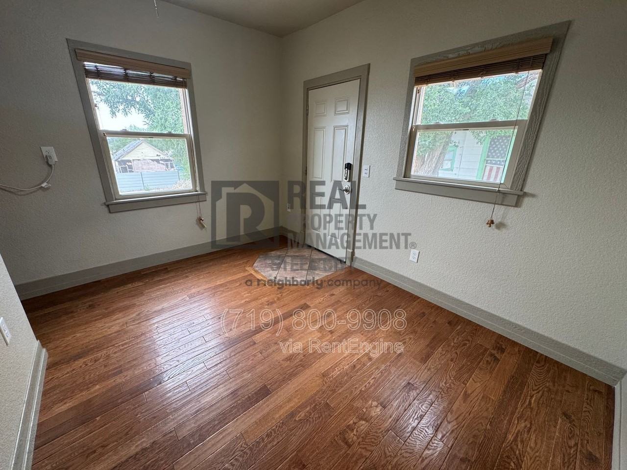 902 W 11th St #6 - Photo 3 of 13
