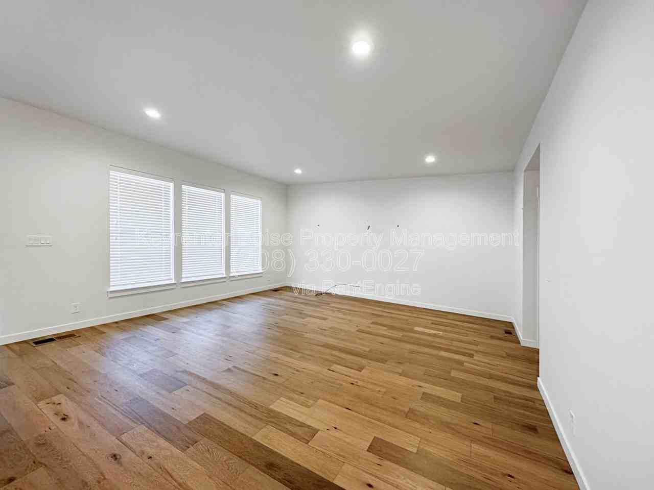 6346 S Rohanna Way - Photo 4 of 22